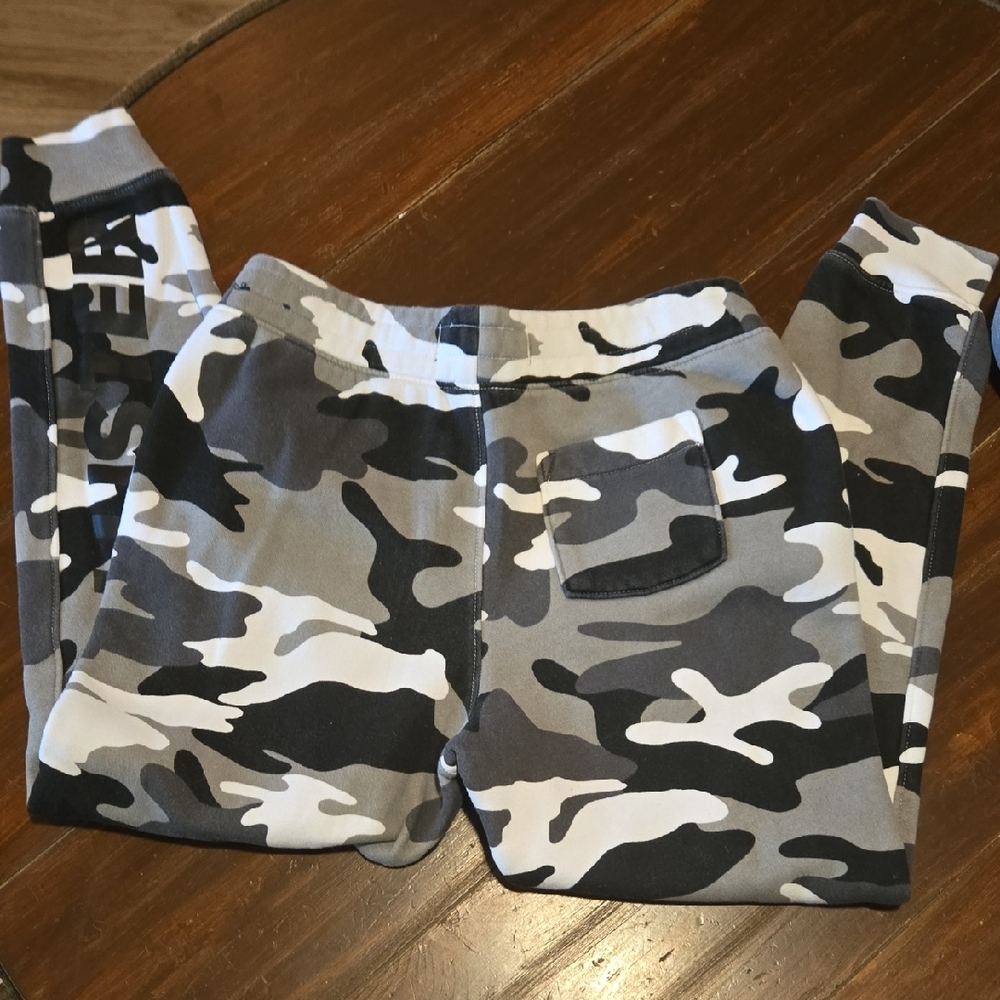 Hollister Women's Black and Gray Camo Joggers #817 - Picture 3 of 14
